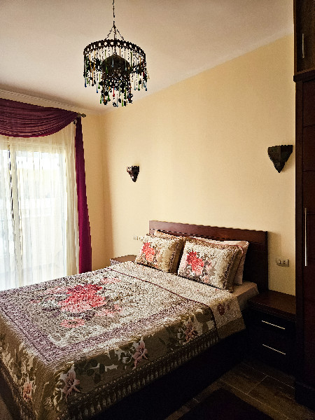 Florenza Khamsin 2kk / Arabia / bazén